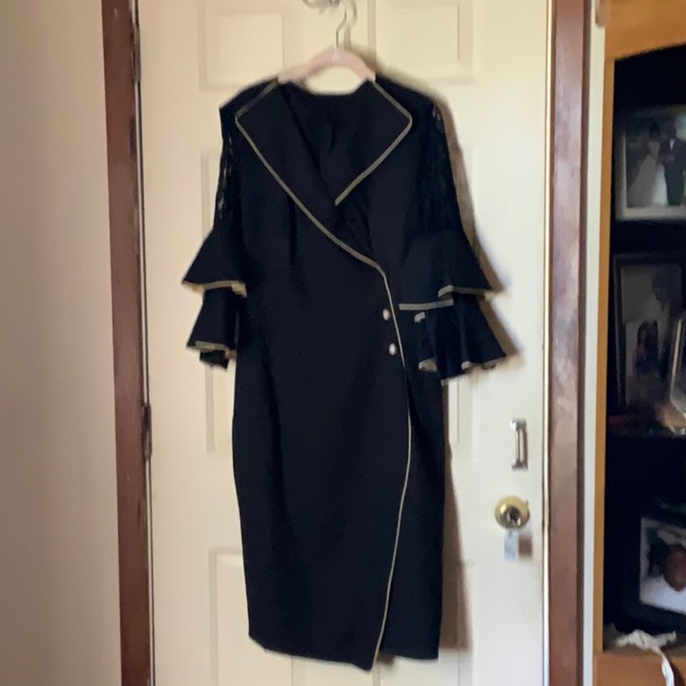 Ruffled sleeve dress